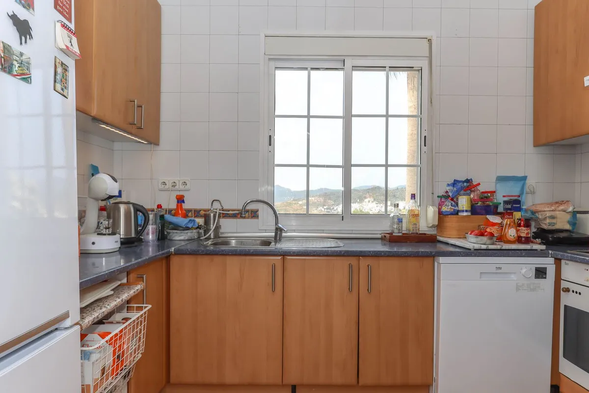 94a12010-f7e8-48f2-bf58-5416350617f1