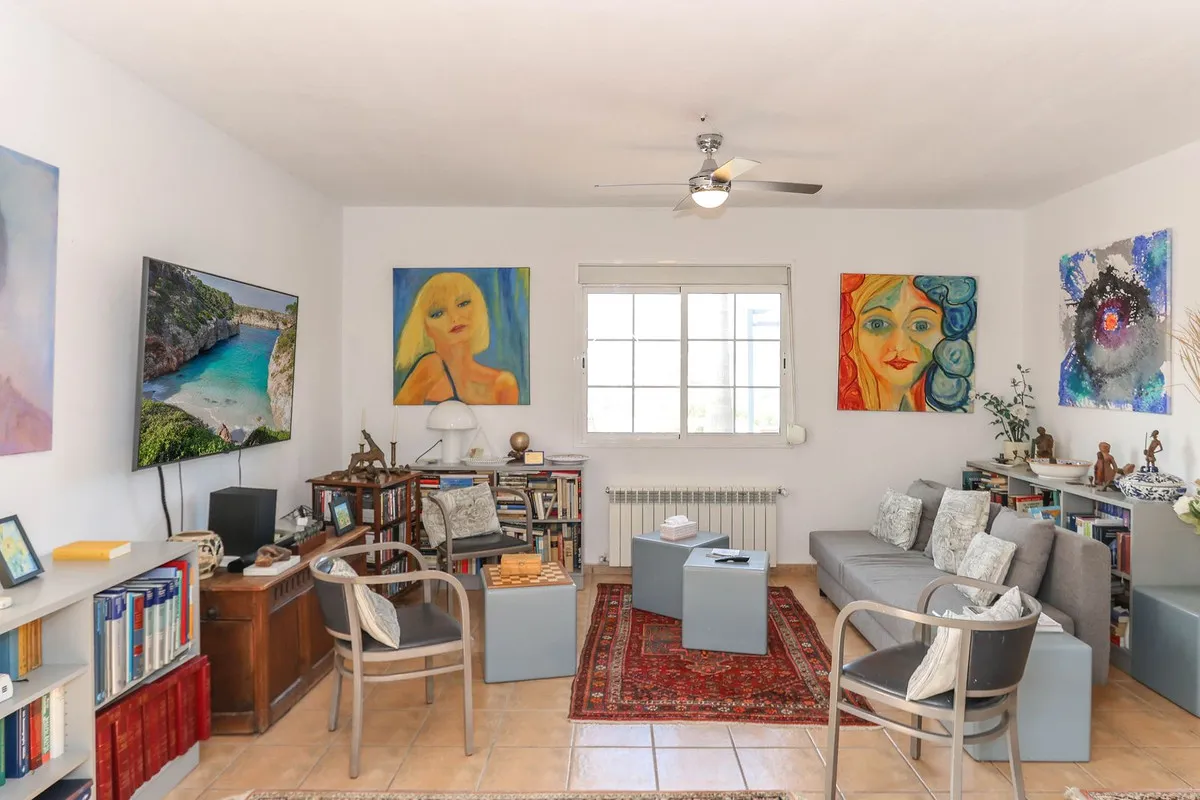 bc8e81c1-8c89-4f59-8d3c-53f895273769