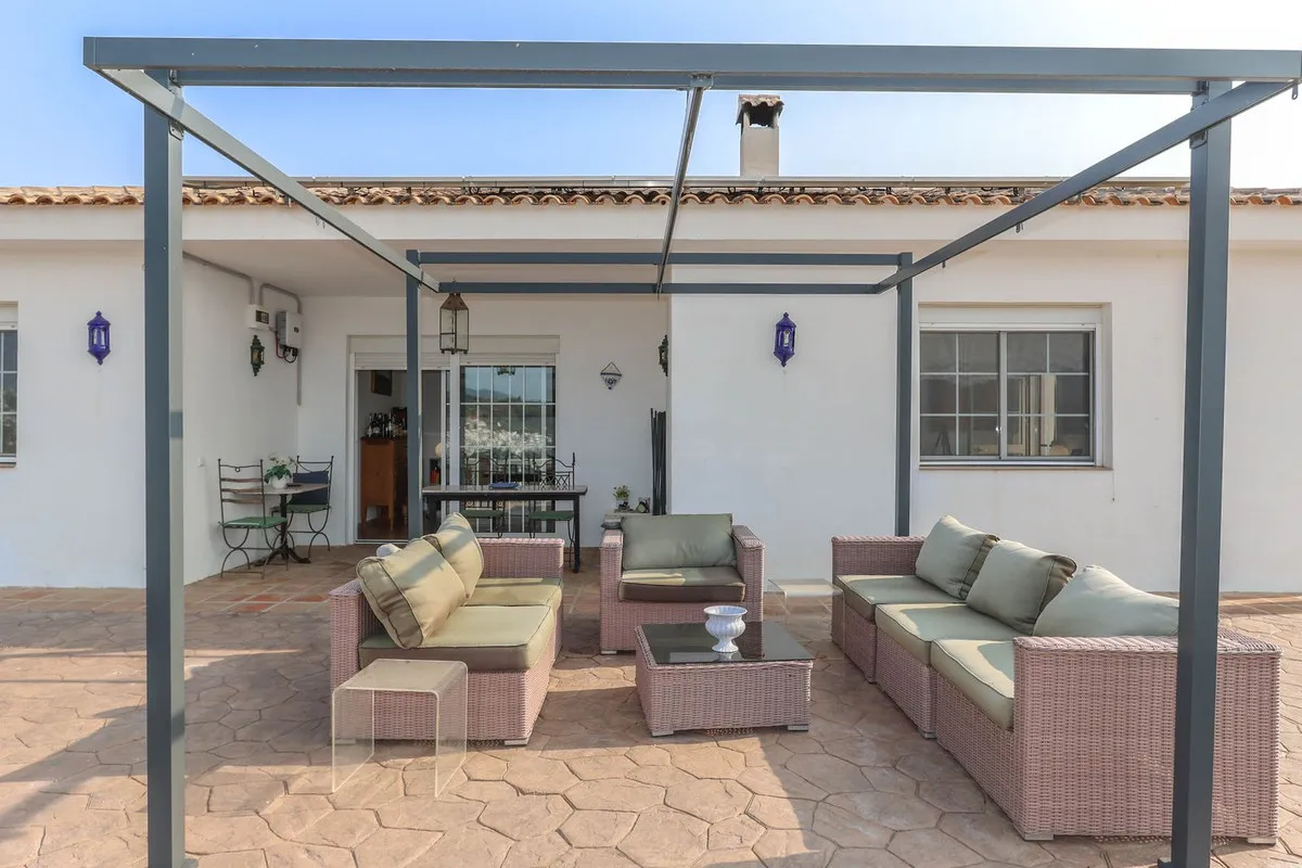 e516352d-f9ee-44ec-b859-e0def84c05f1