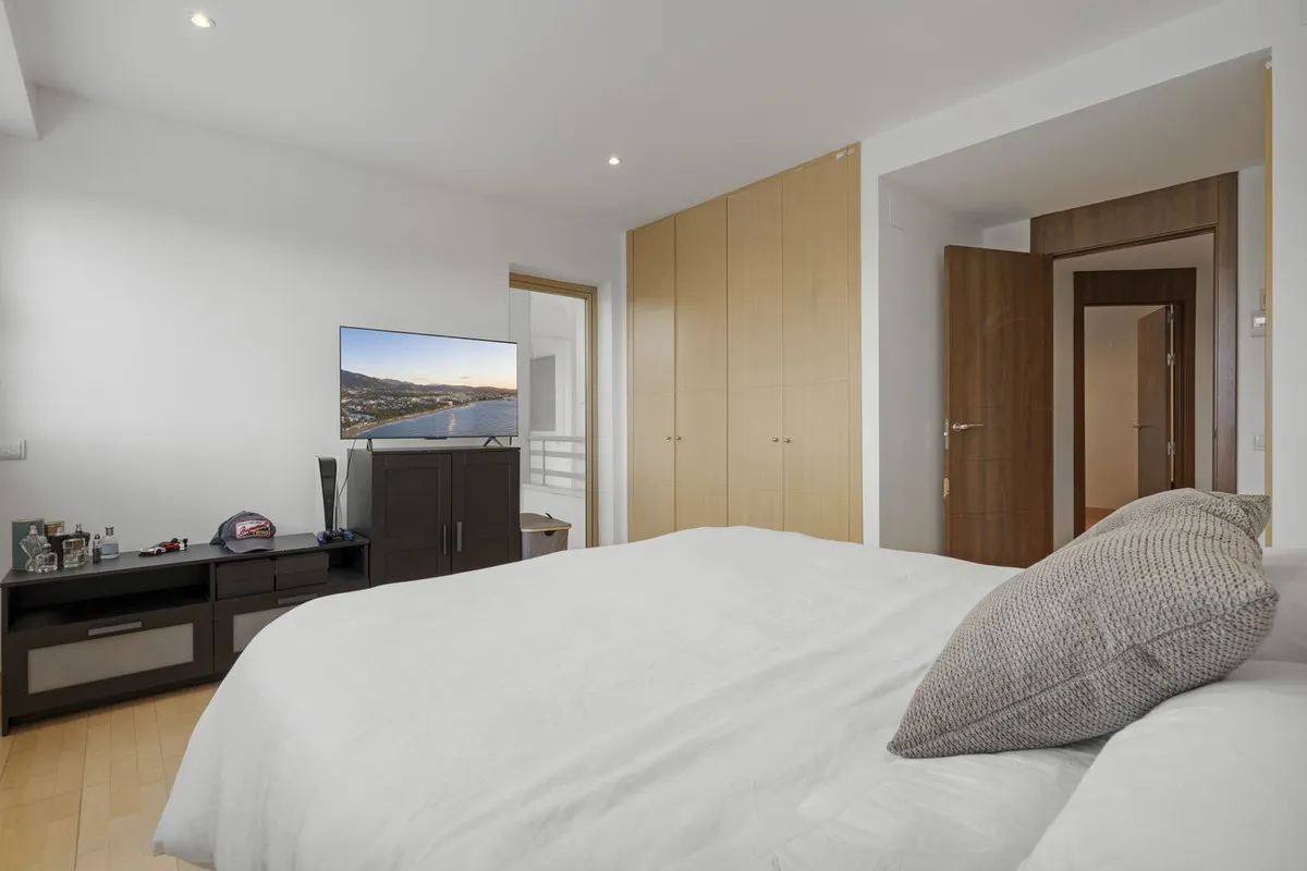 4b4facba-f2a5-4344-b68c-51aa9564d578