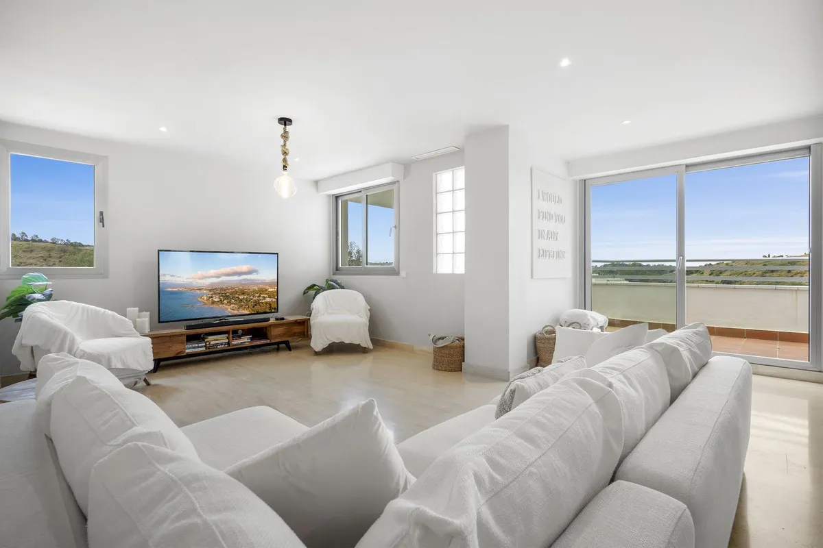 8c46f2cf-fc6e-4426-879c-2e8050bc40f1