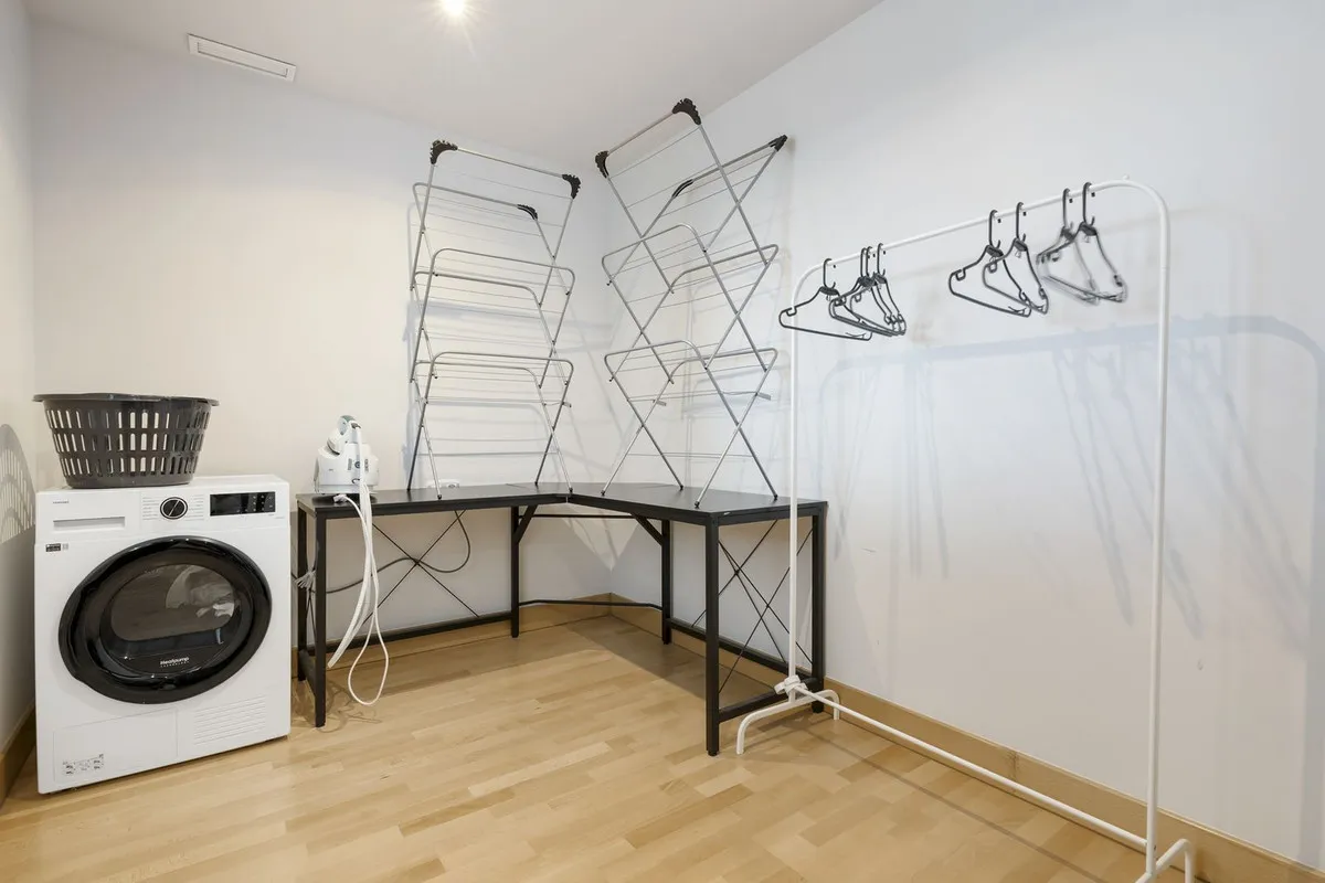 c4382ff9-41c9-4163-9194-c2d82f63cf0f