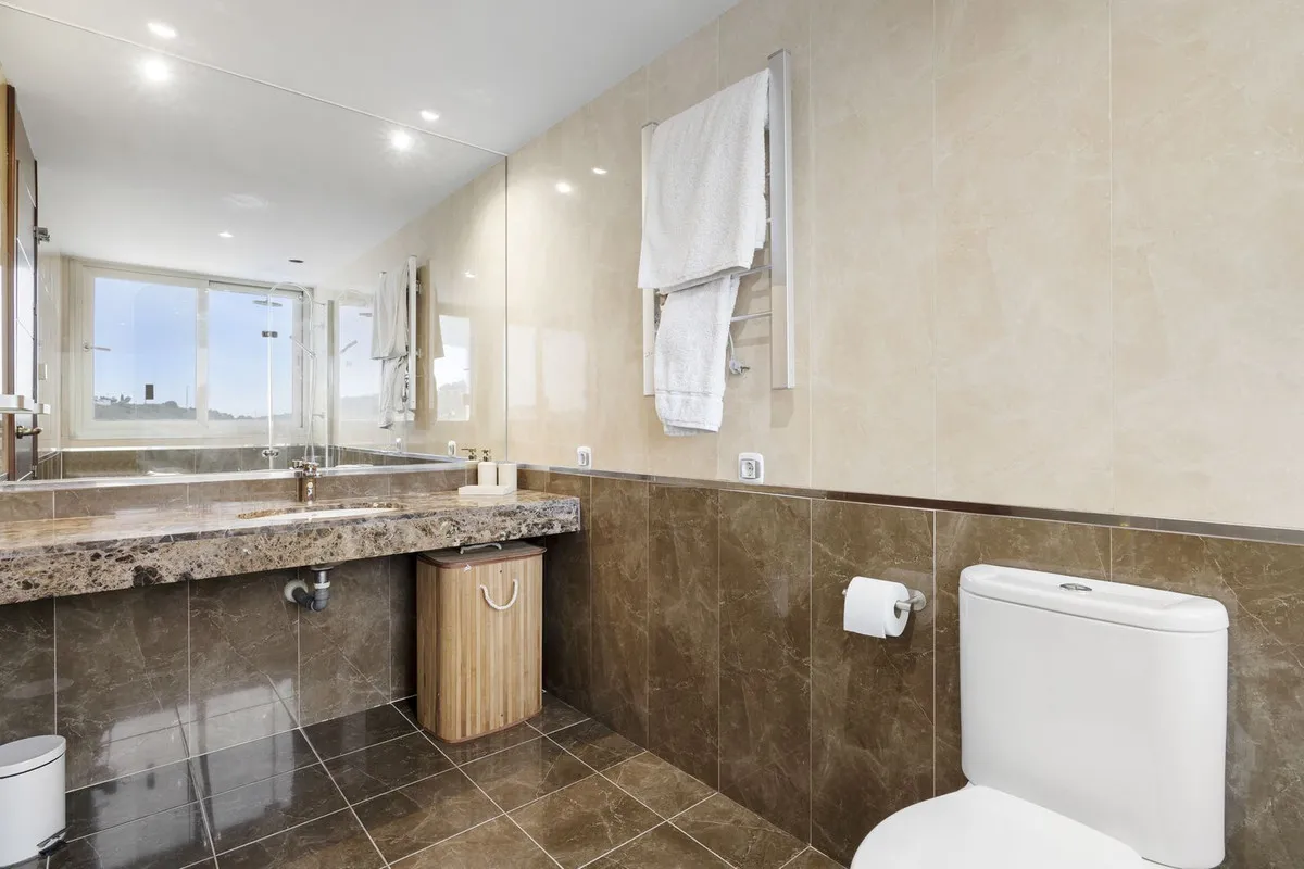 fc6c2e73-bd2e-4cc1-b666-f580bb5d4d39