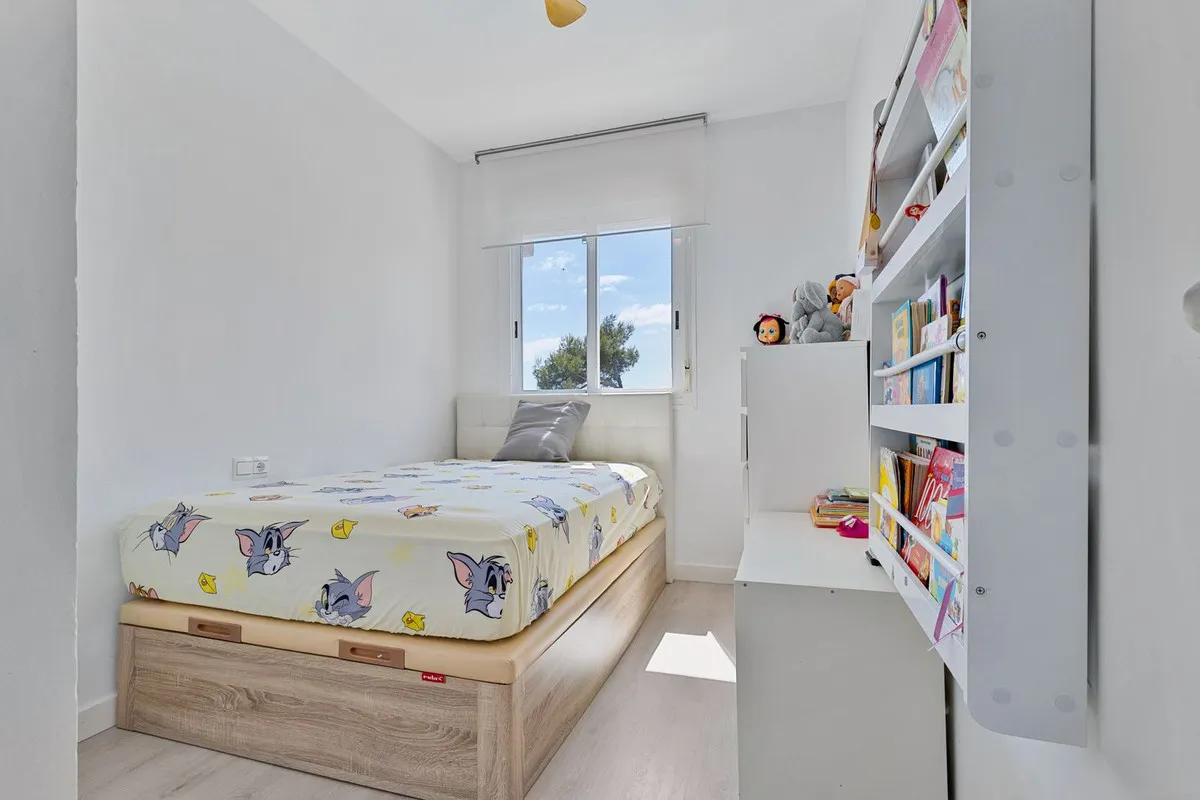 3dc8b8d4-c247-4042-bf4c-c0ef9f96bcfc