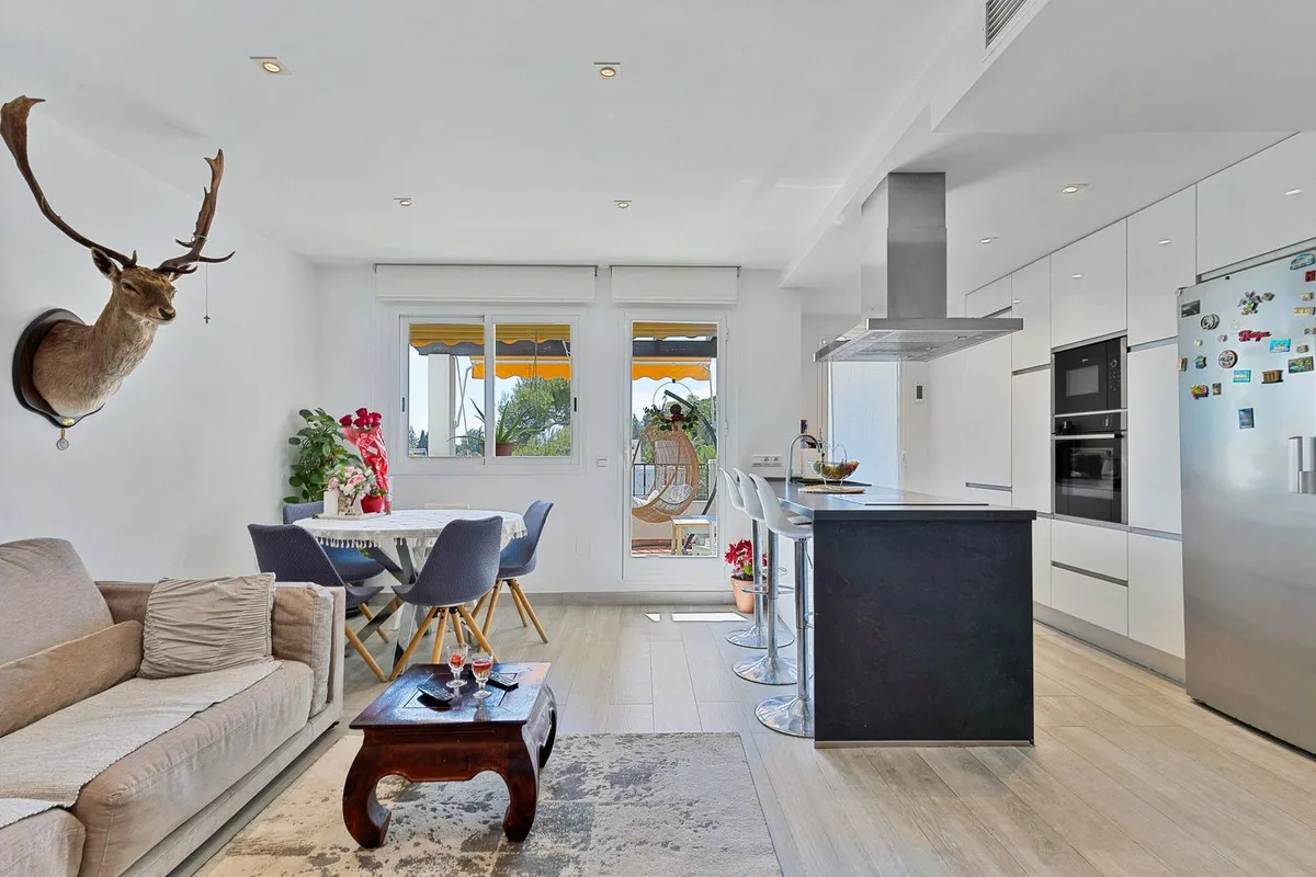 701bafb5-d094-4c74-bf15-d269a743aa4b