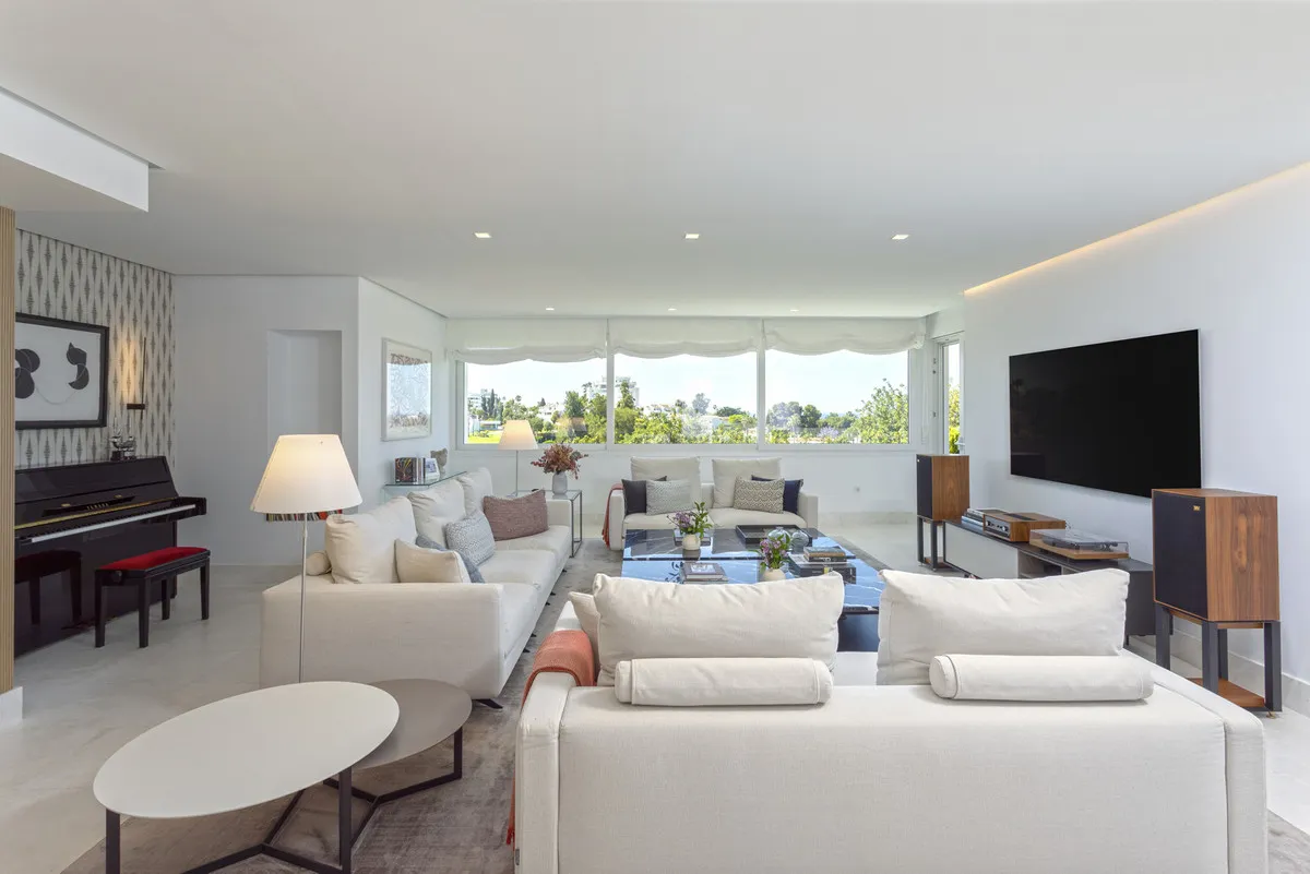 b4220d63-0253-47bd-a5ee-601abb4b5467