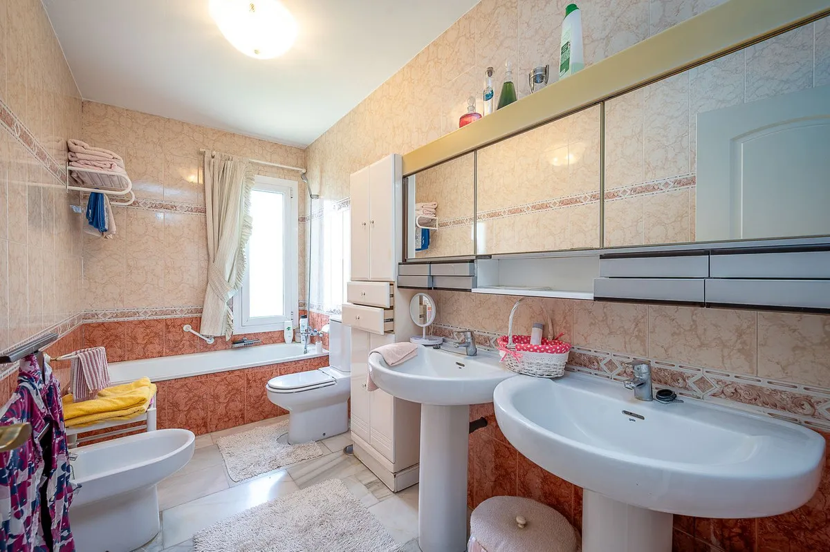 4b7ccfd6-4743-4e65-861f-889cfe5599a8