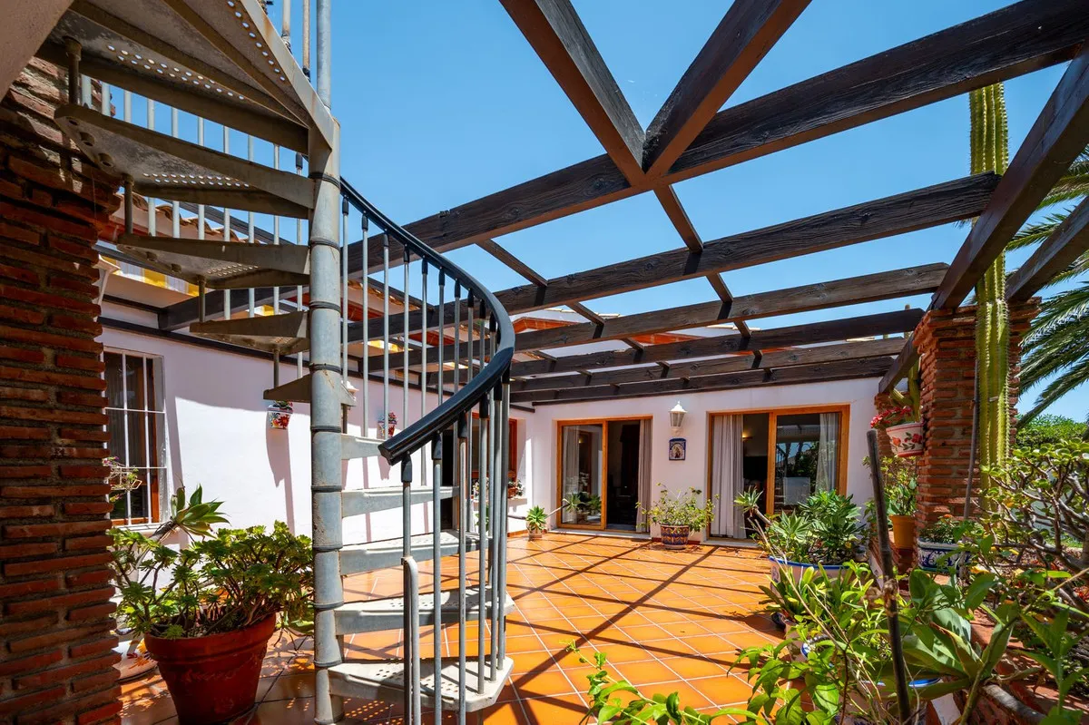 60bae577-dae1-405e-9fc3-7a6f11f4956d