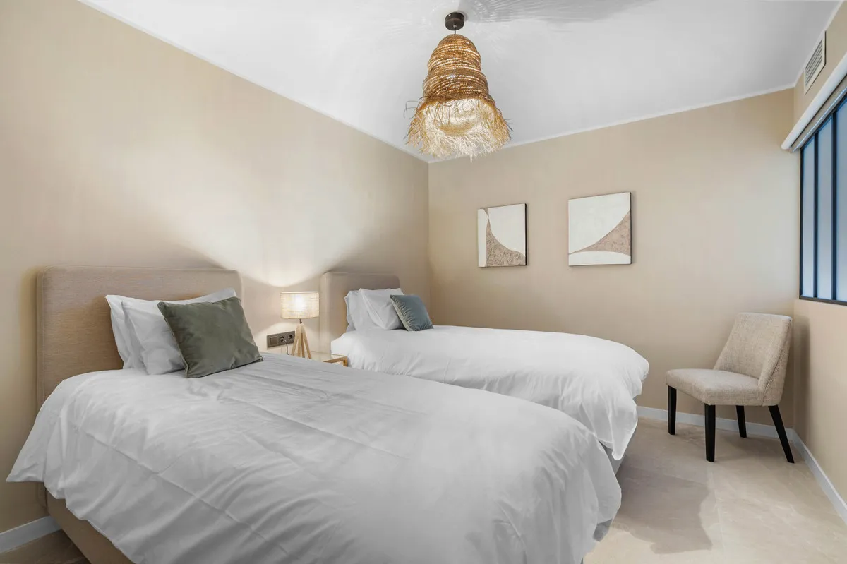 8f819f7b-83b7-4900-81f4-76c1f3ebf231