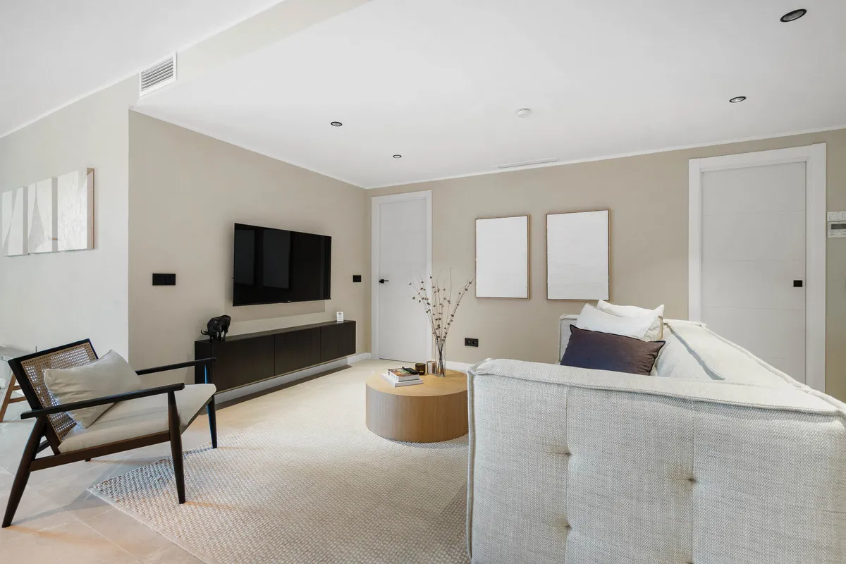 e6e98dba-5331-4a60-b222-59d26da341ff