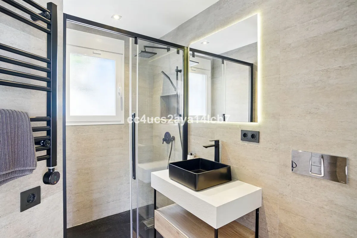 427323d1-0aa3-4170-93ae-24c62436f09e