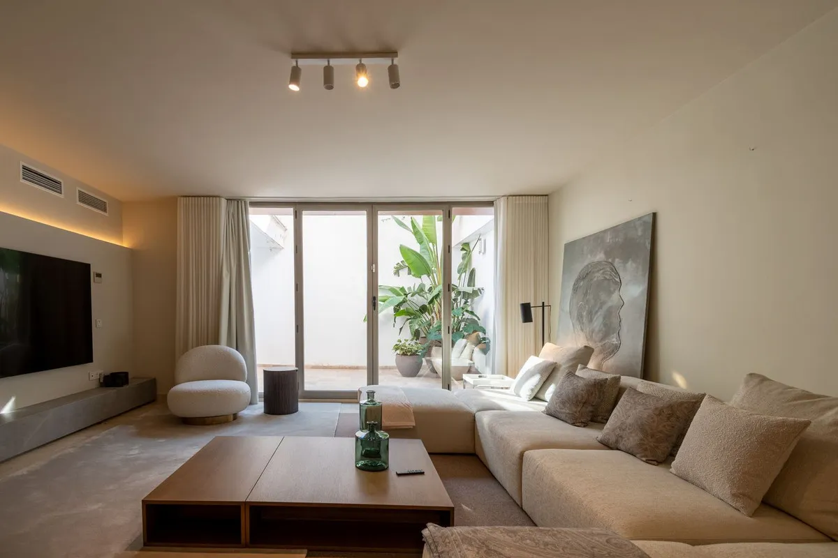 a6fd3149-8bb9-477c-a29c-c85e6b7f5a54