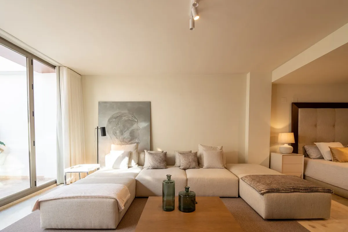 aa948806-b813-4644-9560-e0b33624f20f