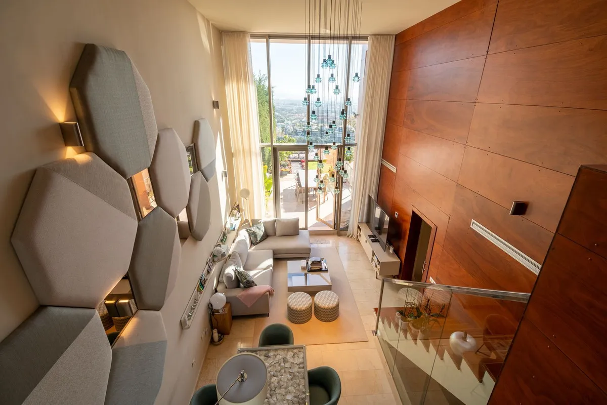 aac15574-43f2-4cae-993d-c2258c730e79