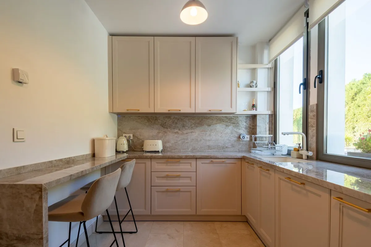 bf53d4b3-3f29-4987-ac30-e3e93a812346