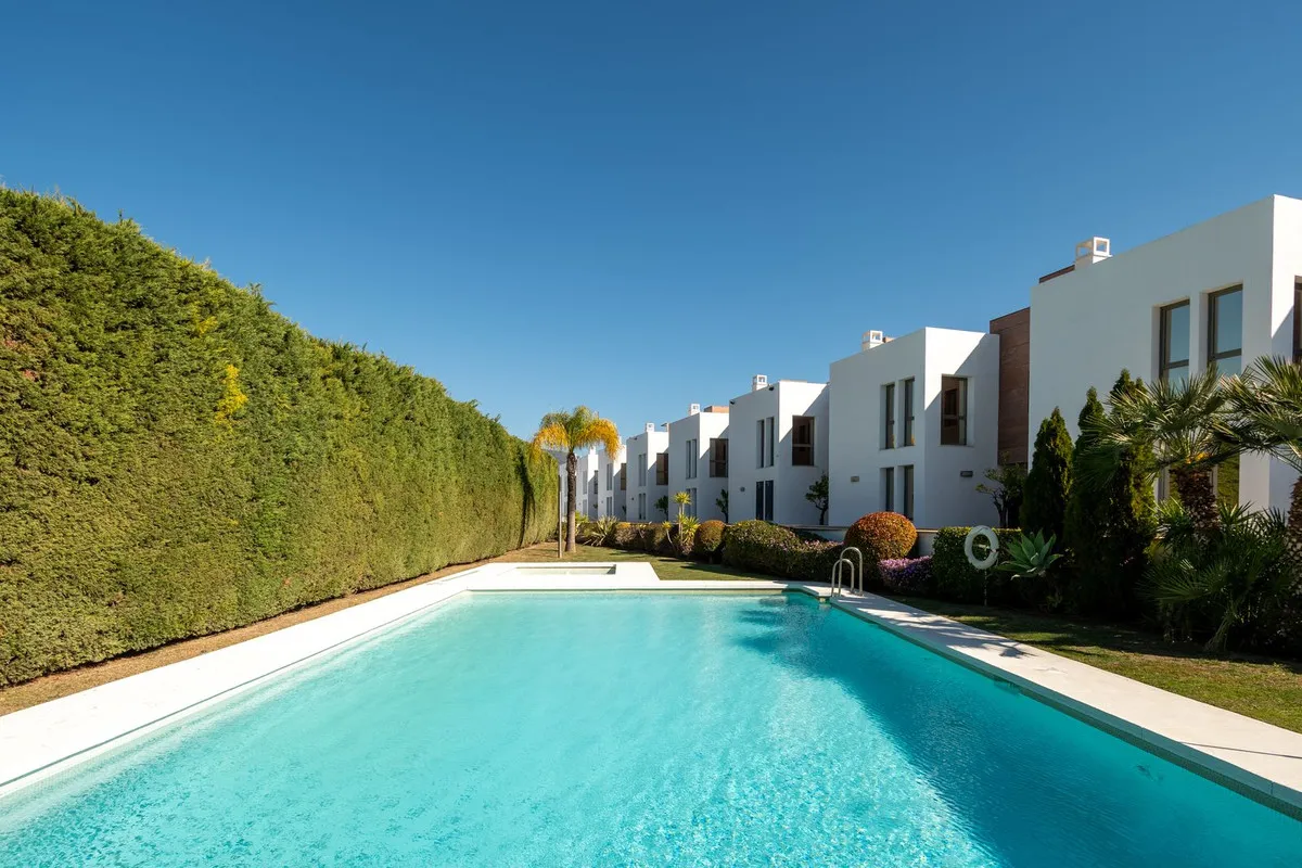 c127e0ad-1db3-4932-a3d7-a18928a323a1