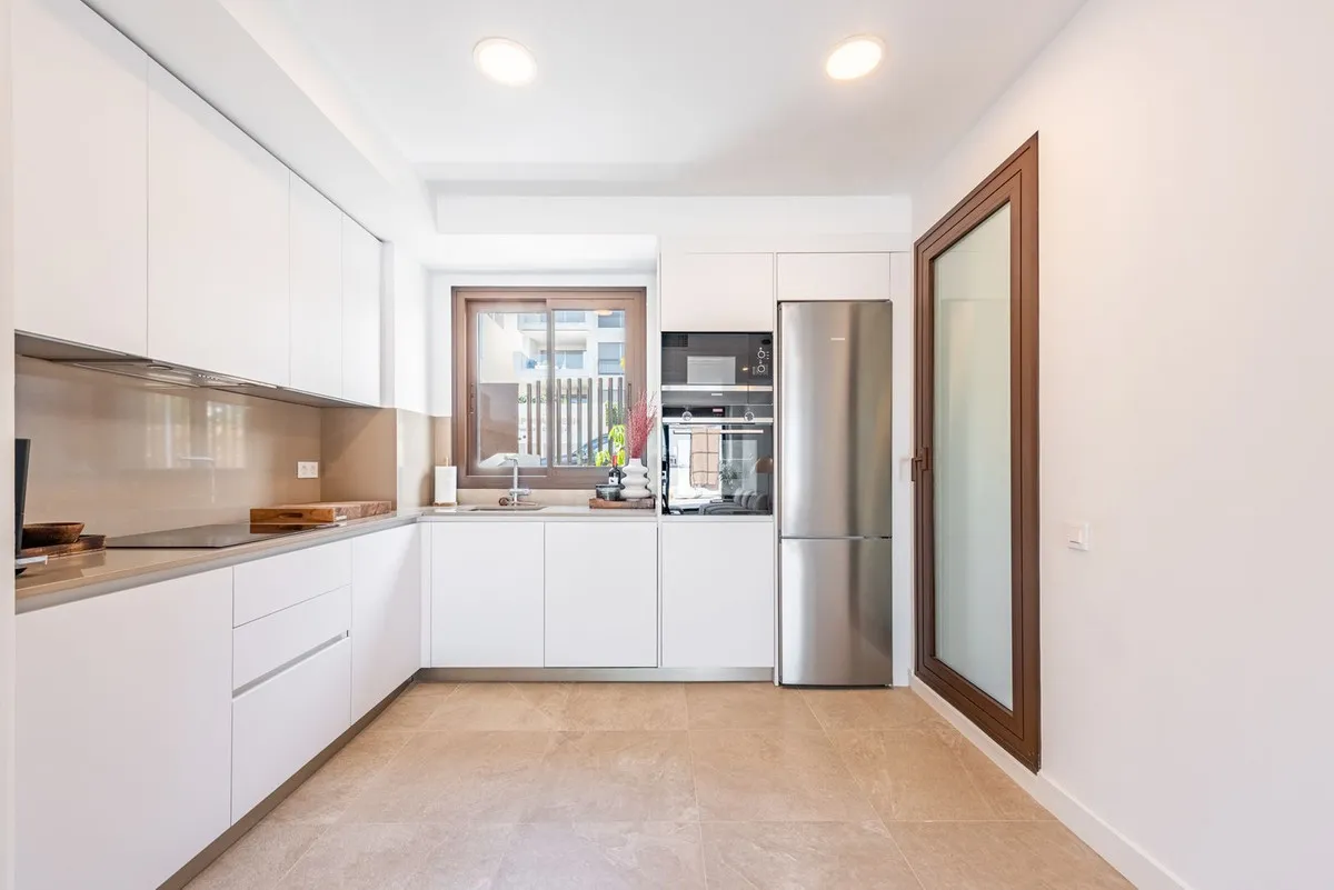 195b0a34-ed40-4322-8e58-3d1569f37214