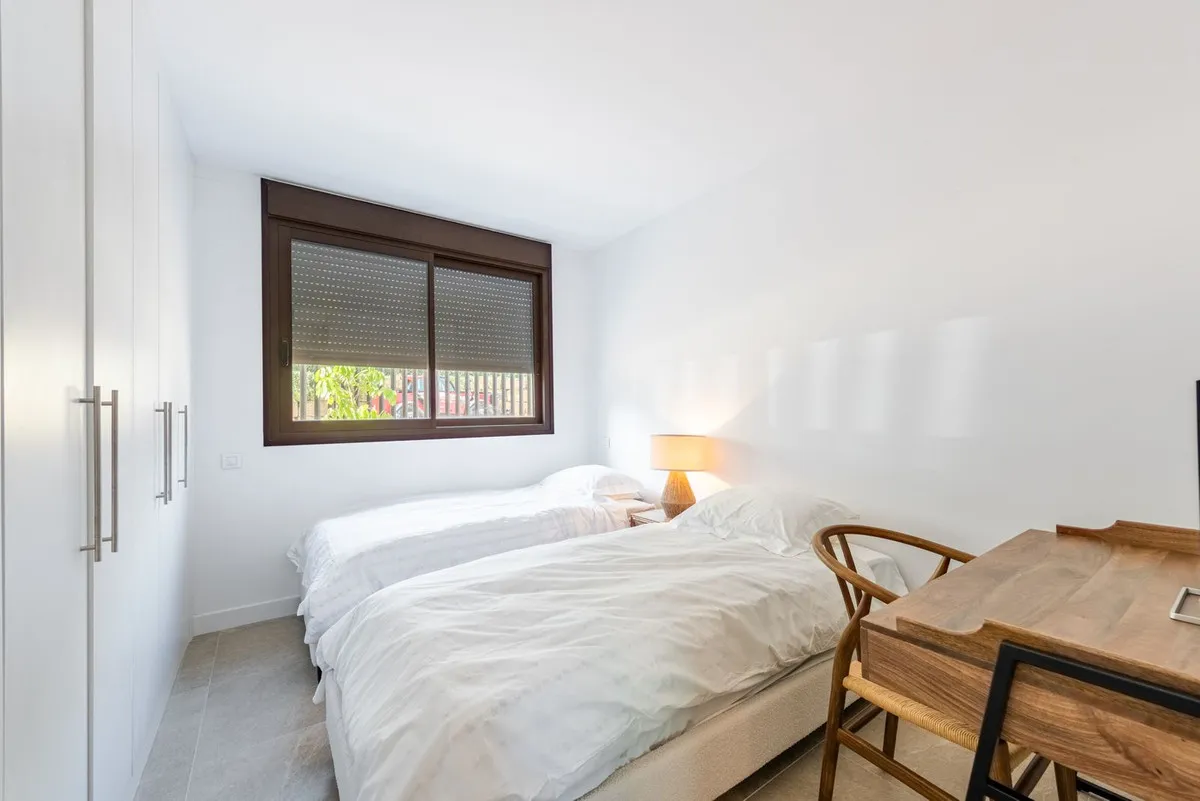 e78100c6-2123-42da-9118-31b63aae9aec