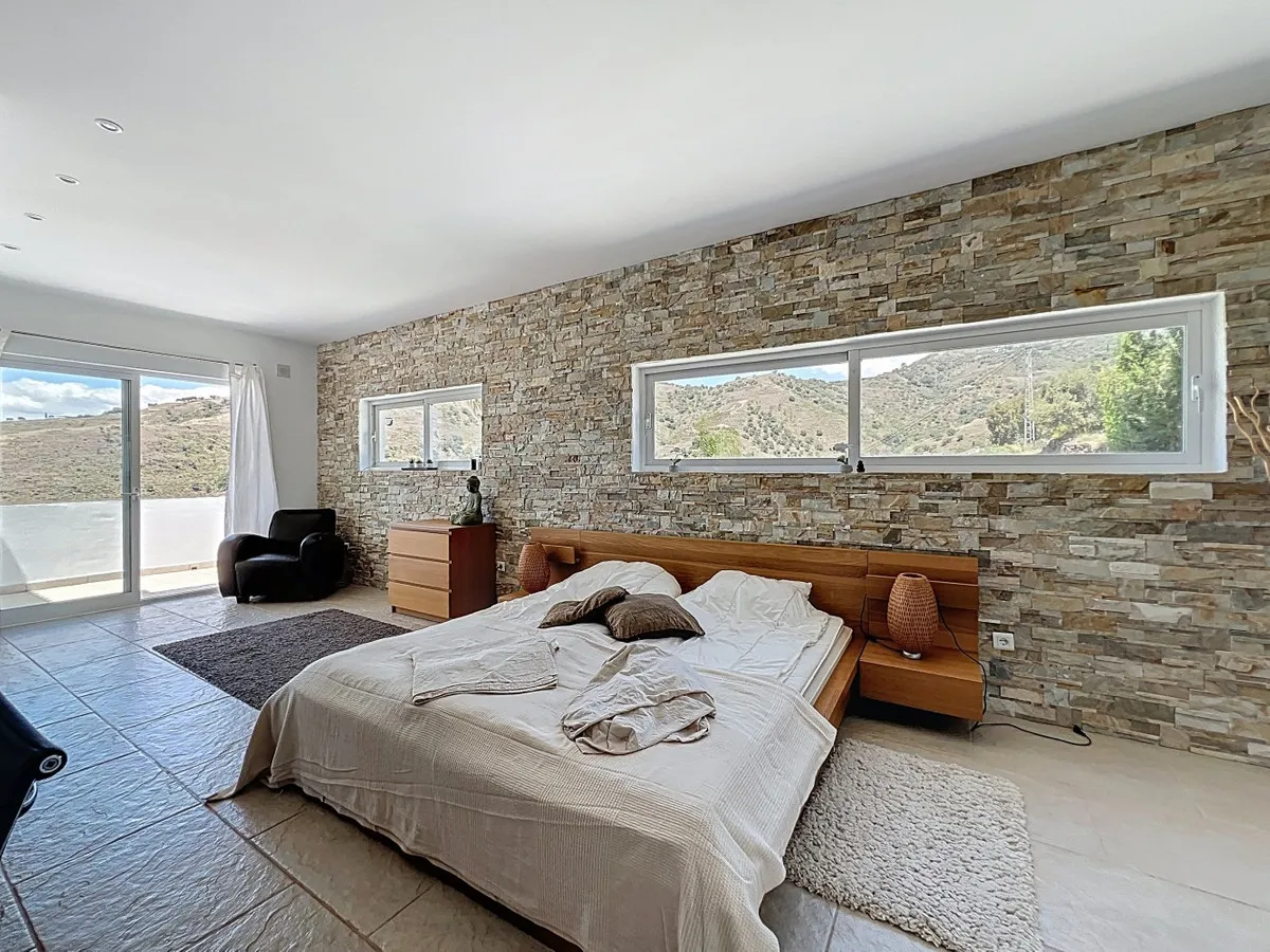 09fe8580-954d-4c59-9ff1-01e7efc1df0e