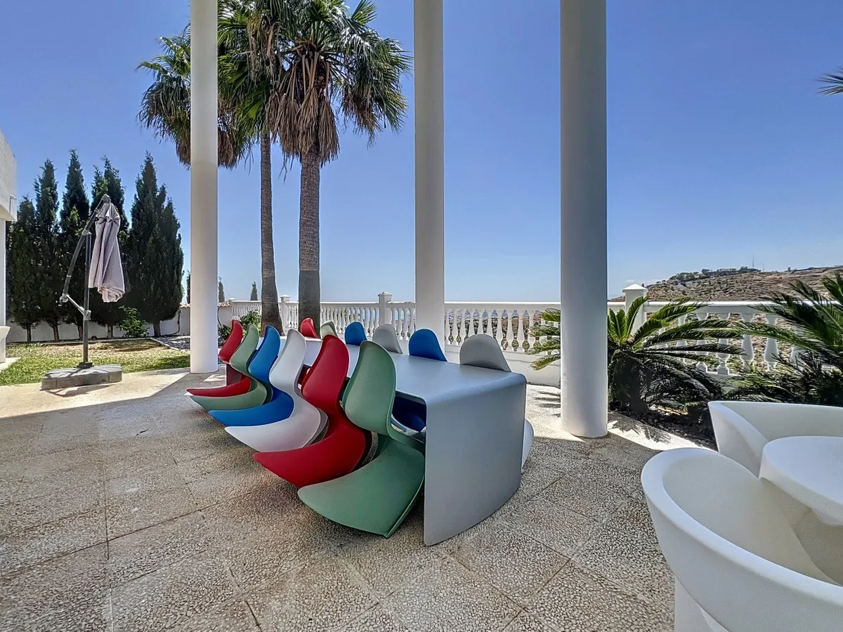 1e8c4d8d-e74a-475e-8dcf-3e4dd61f19f1