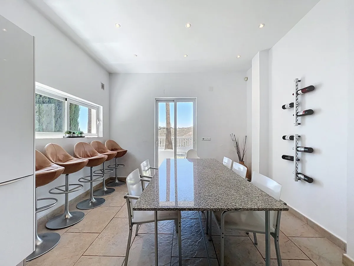 3c63912a-db02-40e0-a4c6-0caae29b5b42