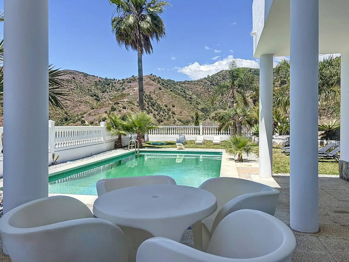 9219c359-e994-44fb-bfef-227823b8a19f