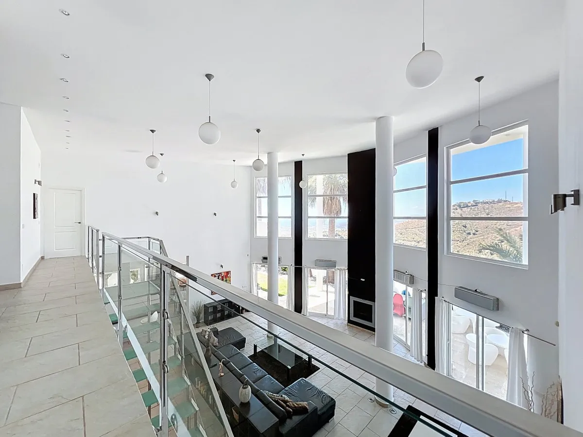 b3eed4af-54f7-4b73-8fd5-fea0b403eaf0