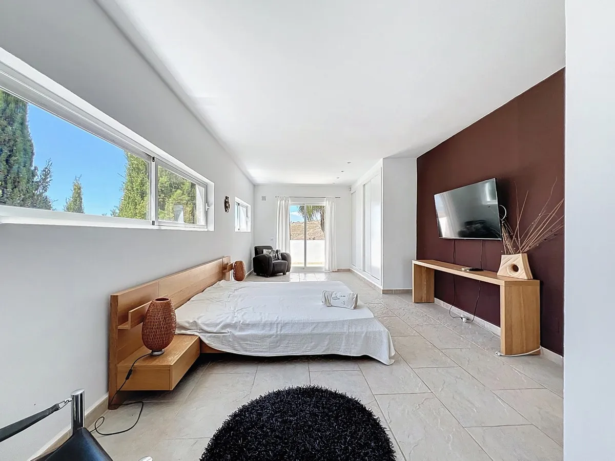 e6186e0e-e63b-4012-b2f6-f617f363193f