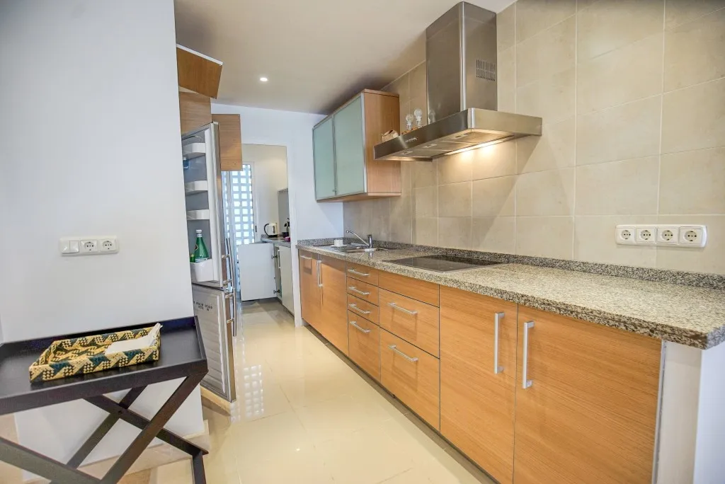 72b99b80-323e-44e7-be2f-94759b46209a