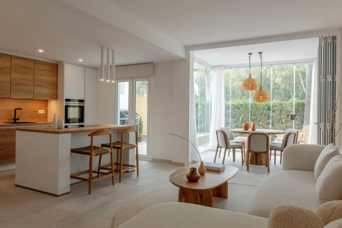 b1713bce-2235-4b72-a73c-bacb049d1e7b