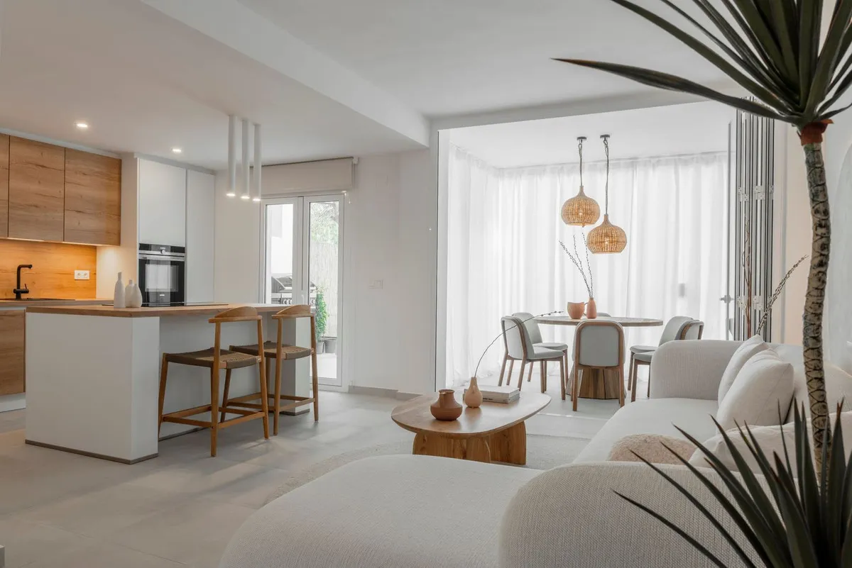 c5badd43-0f7f-4d61-afd6-c276dcb18fe9