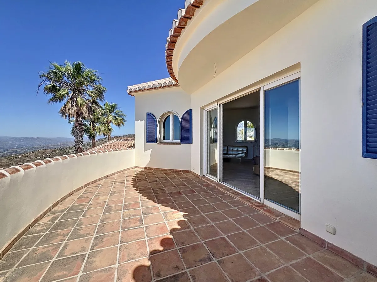 05b10bb7-bb8d-40e0-b8b3-225593a22759