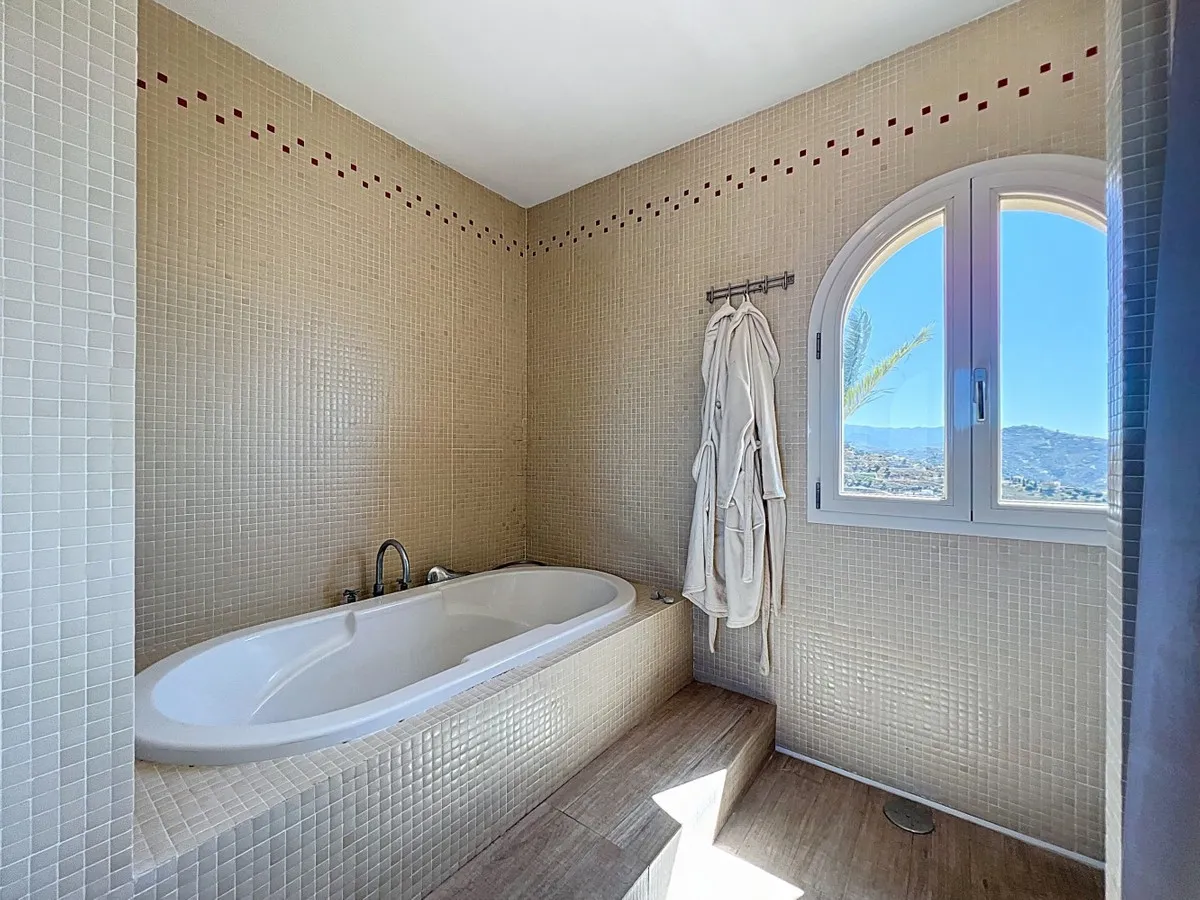 3394bfed-49b9-4b10-bea8-cba50237f2ca