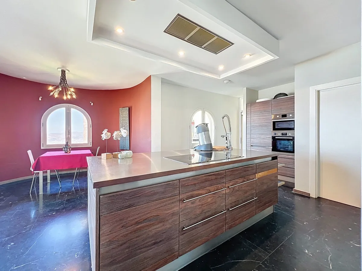 7ef233cb-e189-4601-8c44-6619ba8c21ef