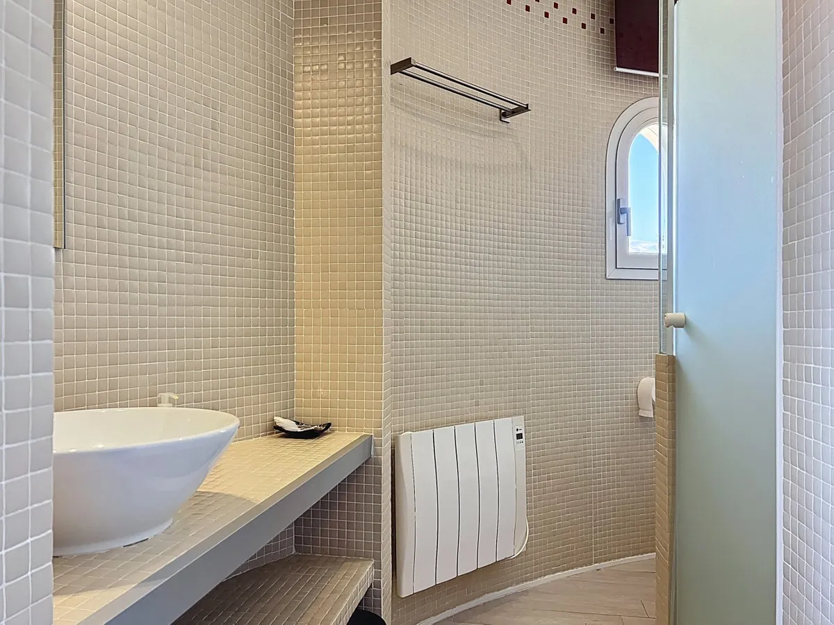 825601d5-7f69-48ea-95aa-ca9914877ece