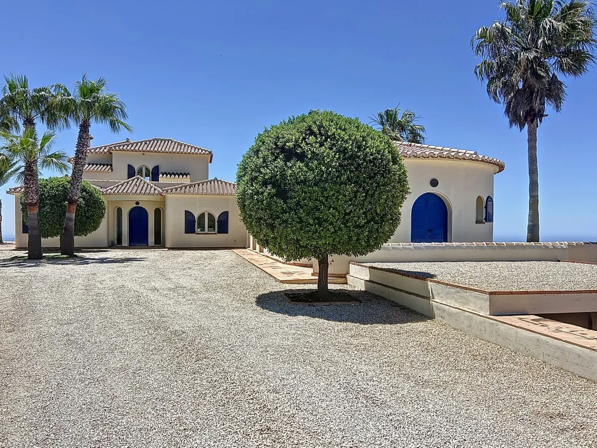 e025ab6d-90c4-4fe2-98d9-fbe64432604a