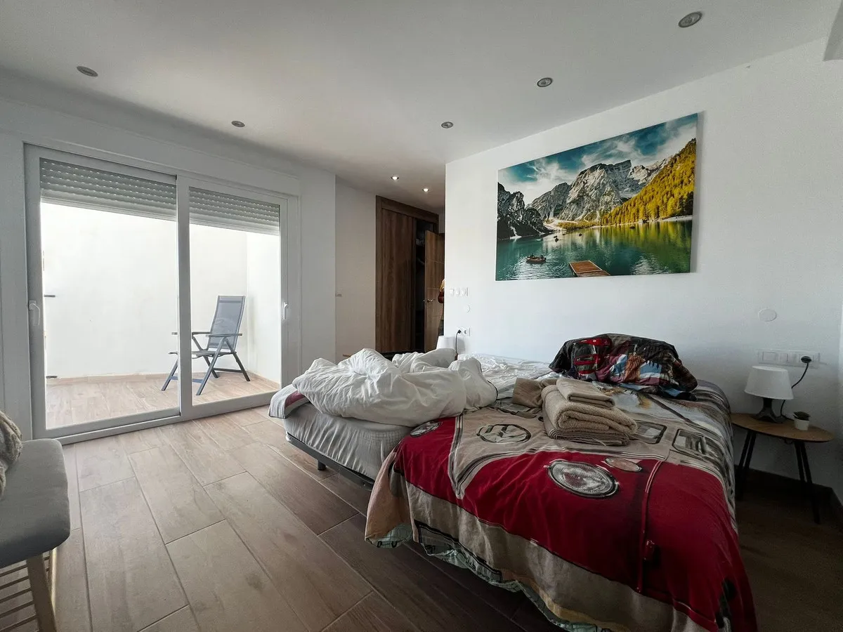 0c4298e6-8931-4bec-8e91-f2ac3f61766f