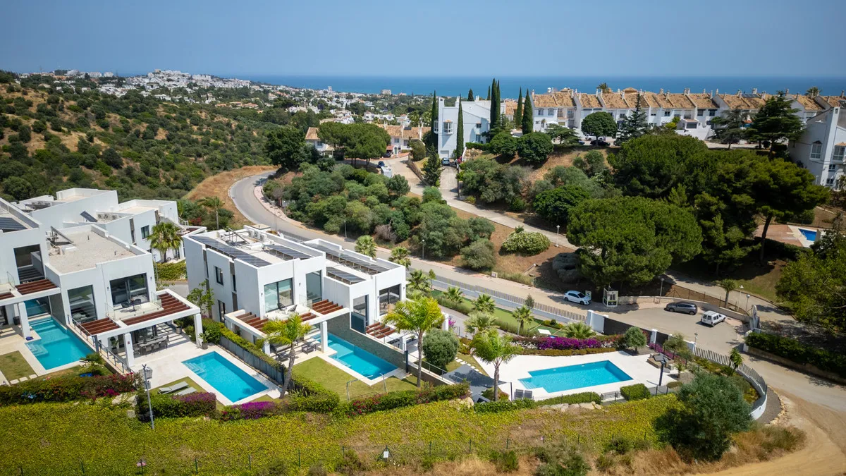 ceb7eaa2-2d52-4fdb-bbed-becf463a15bf