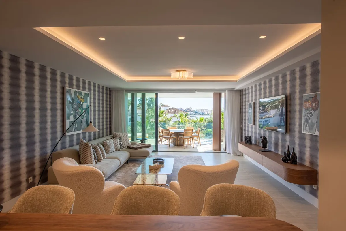 bf070a68-4cb3-4ed2-809b-315d29f6b11c