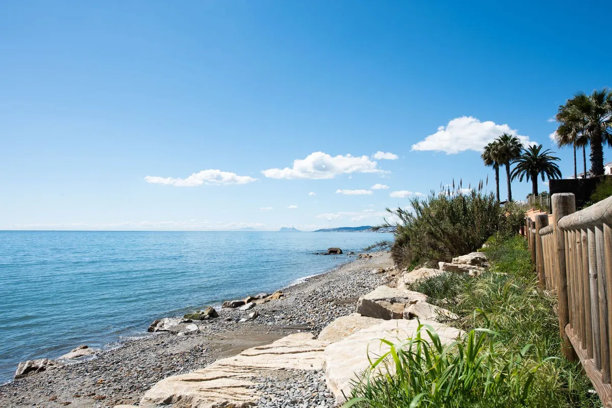 e647f349-0a28-496c-a5c0-5f3e11e4a29d