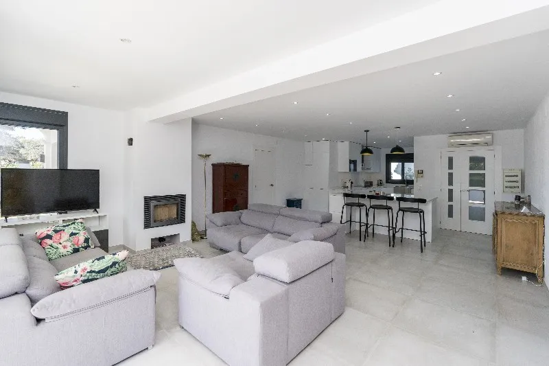 1c1ea342-7749-4871-9b7b-50bffaddaaaf