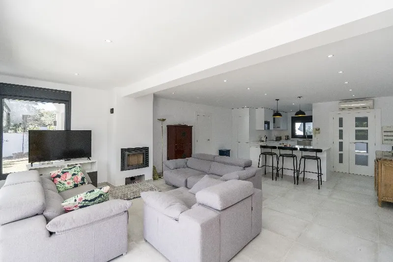 2273b590-c879-4551-a96f-b3052d073504