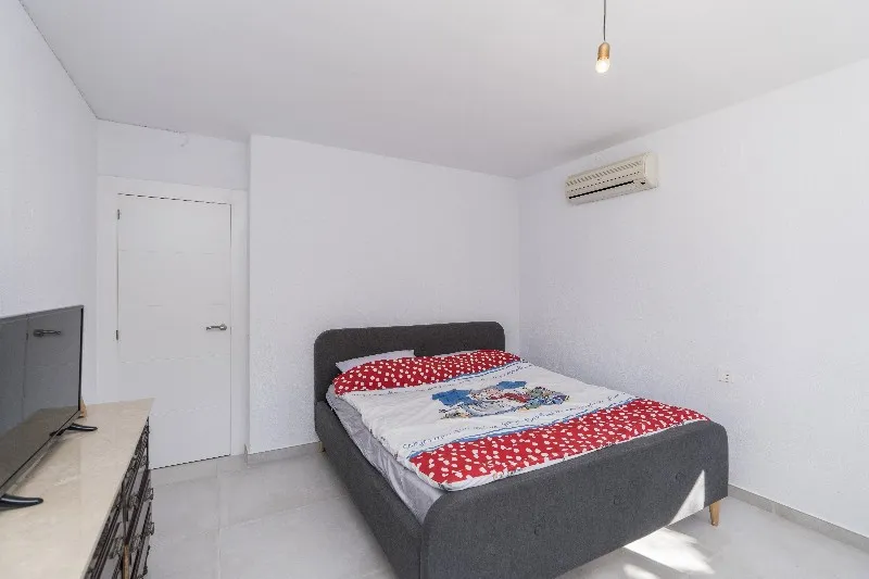 e608d09d-9f0a-4b6a-9413-978b4f3475ea