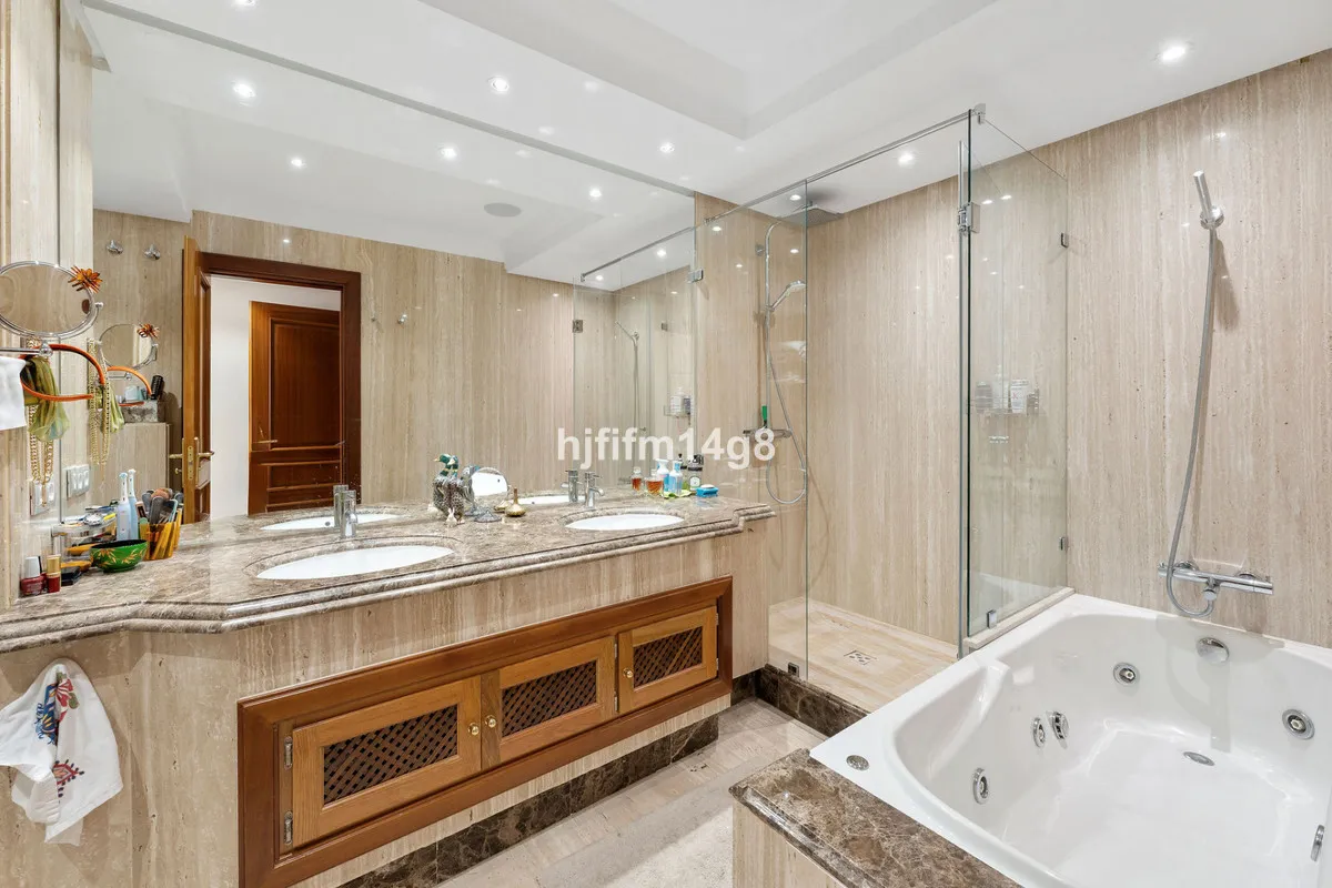 8e071a80-91d1-43ba-ad99-5a420dad6217