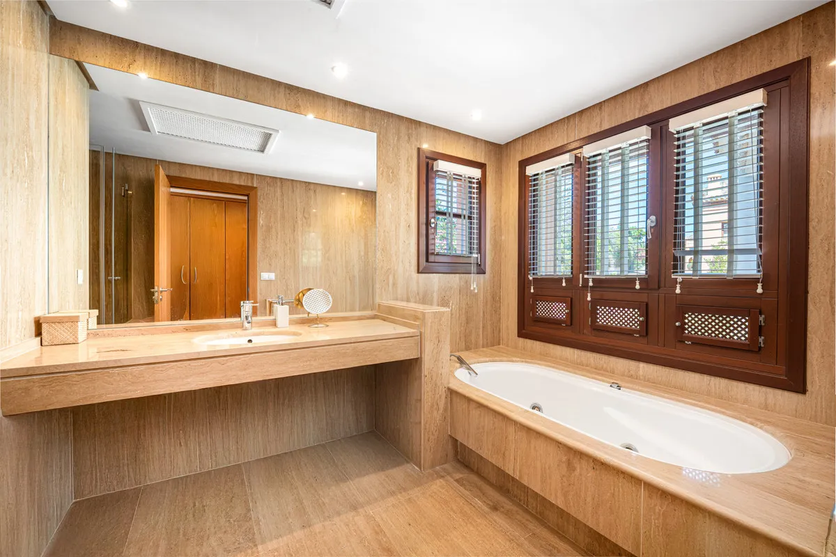 195ce9db-cac0-49a7-892e-a917cb2d1bcc