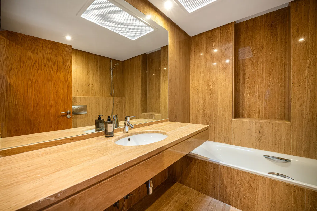 5ba93446-7b5c-4b2f-aa2b-0799b08fe28d