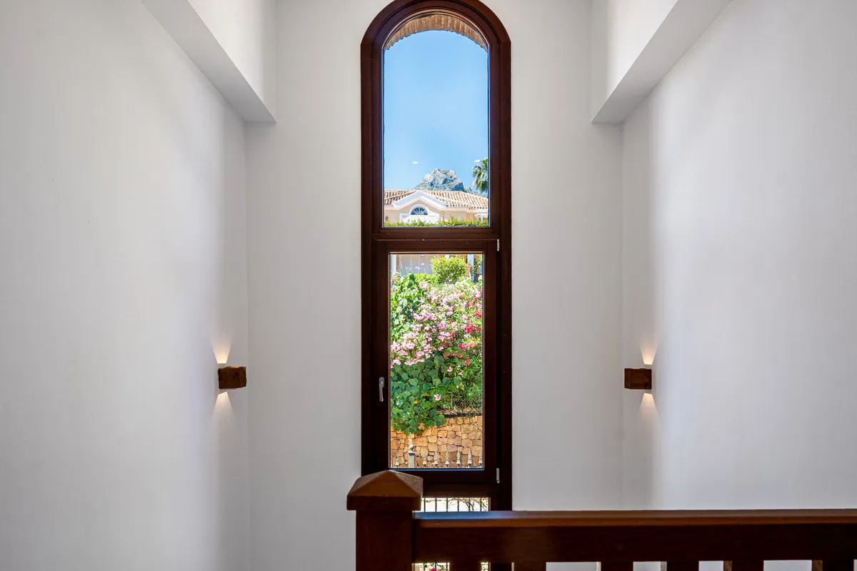 7e5296c3-1466-4d12-a7af-30e4a6fd9252