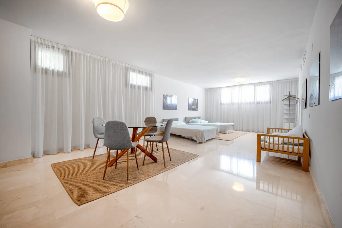 aa6b03b9-69b6-45cc-862c-0ad68b861944