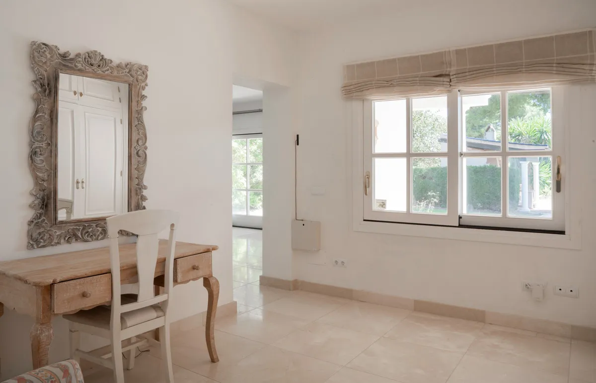 ebddc24a-8ce7-4a9b-a5f8-dcd85817b3f0