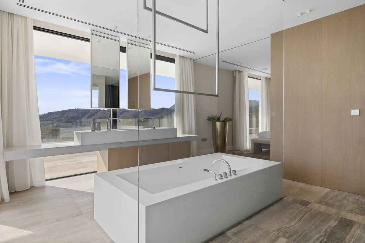 073c2ad1-6215-448a-8e35-b50706bcd3f4